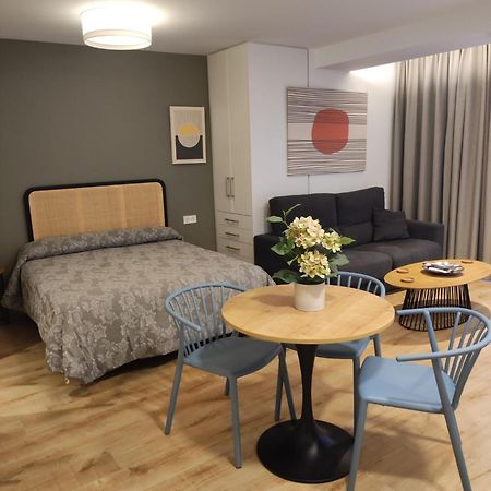 Apartamentos Leonor Málaga Dış mekan fotoğraf