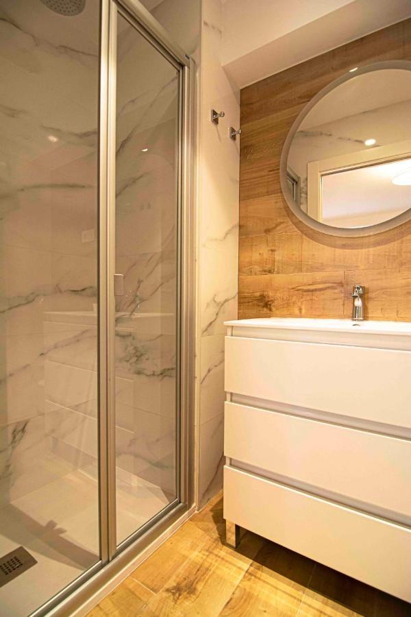 Apartamentos Leonor Málaga Dış mekan fotoğraf