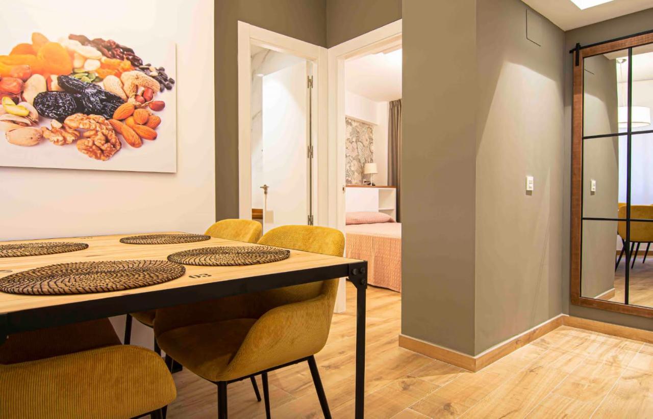 Apartamentos Leonor Málaga Dış mekan fotoğraf