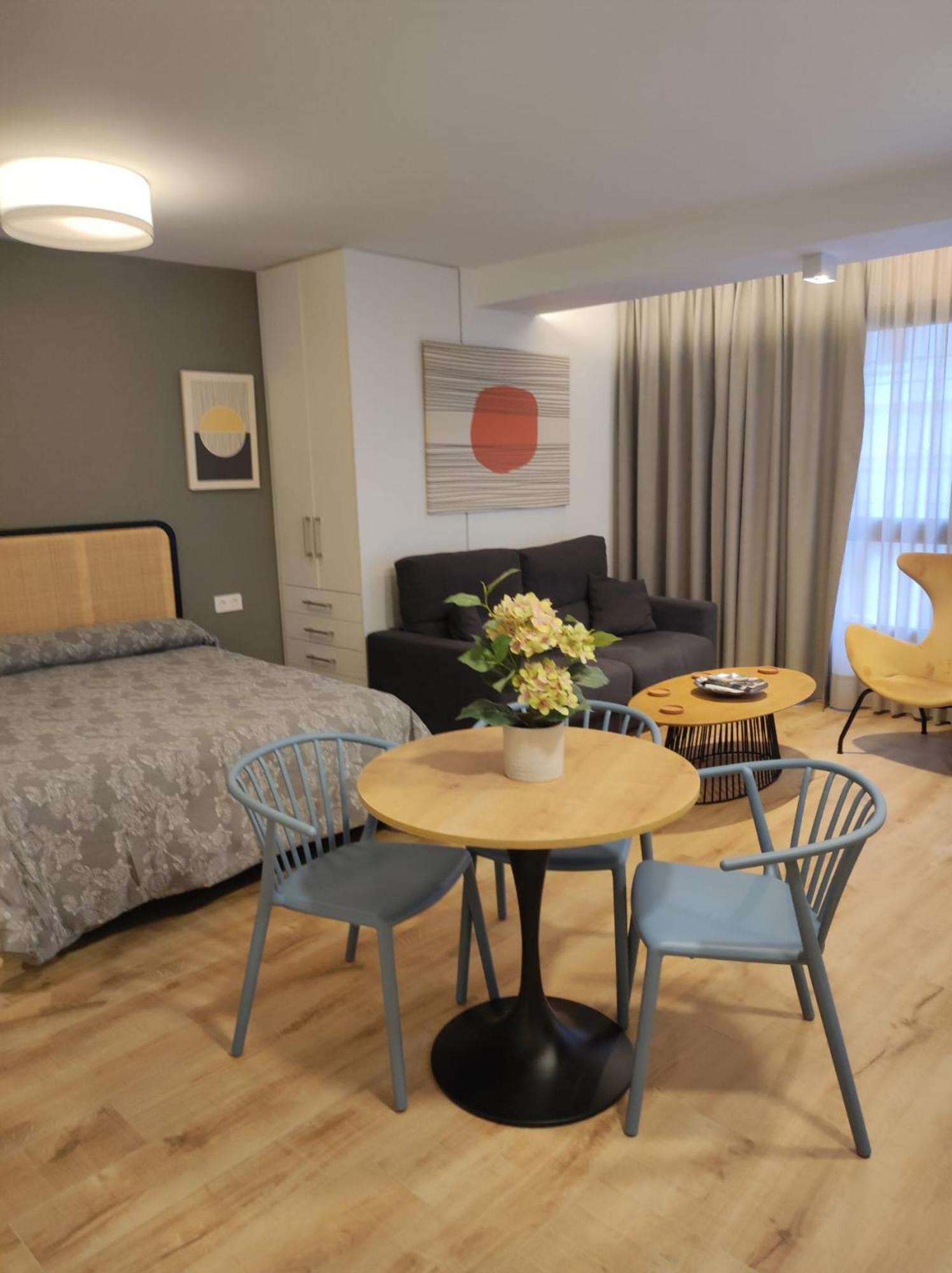 Apartamentos Leonor Málaga Dış mekan fotoğraf