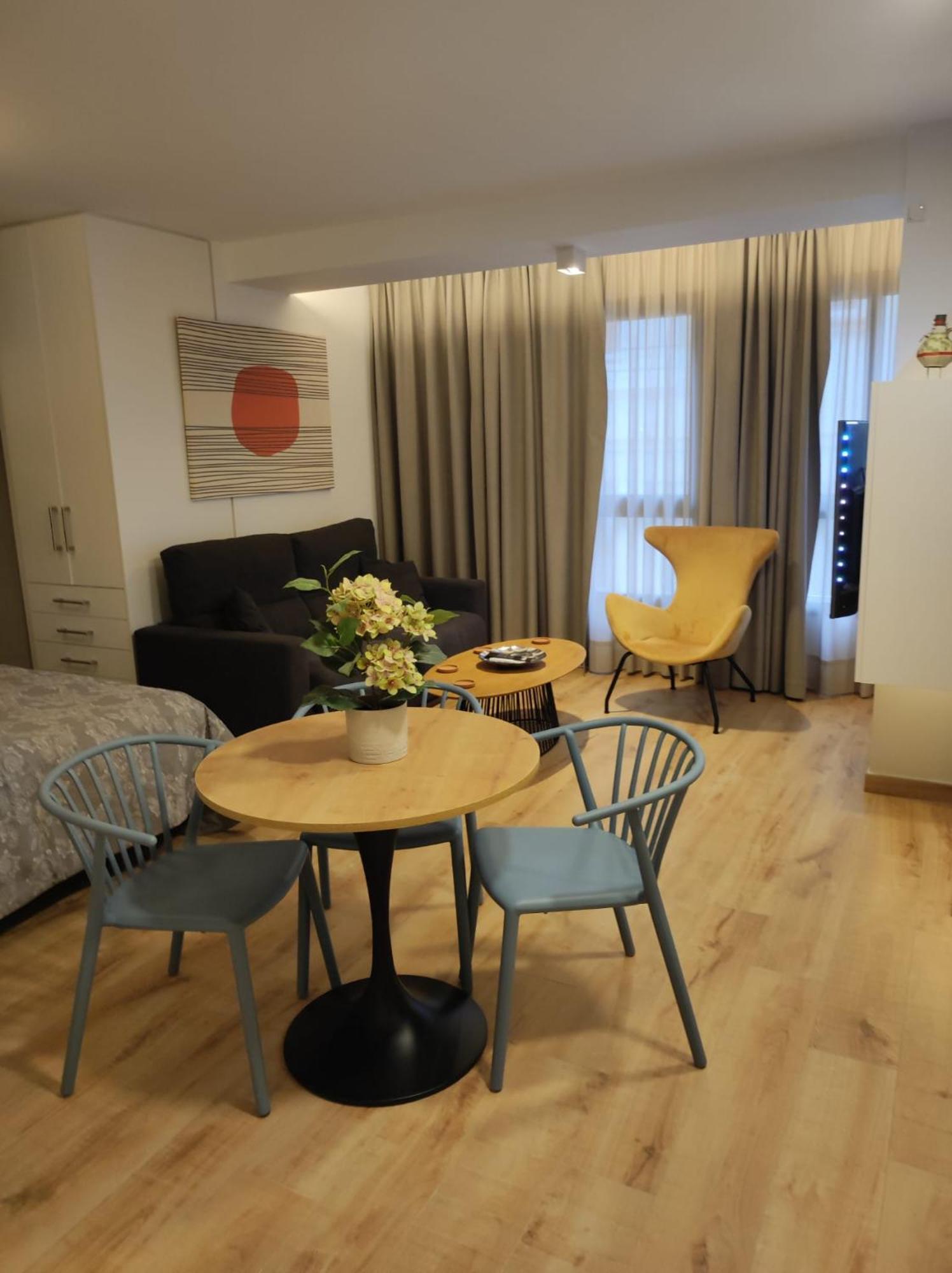 Apartamentos Leonor Málaga Dış mekan fotoğraf