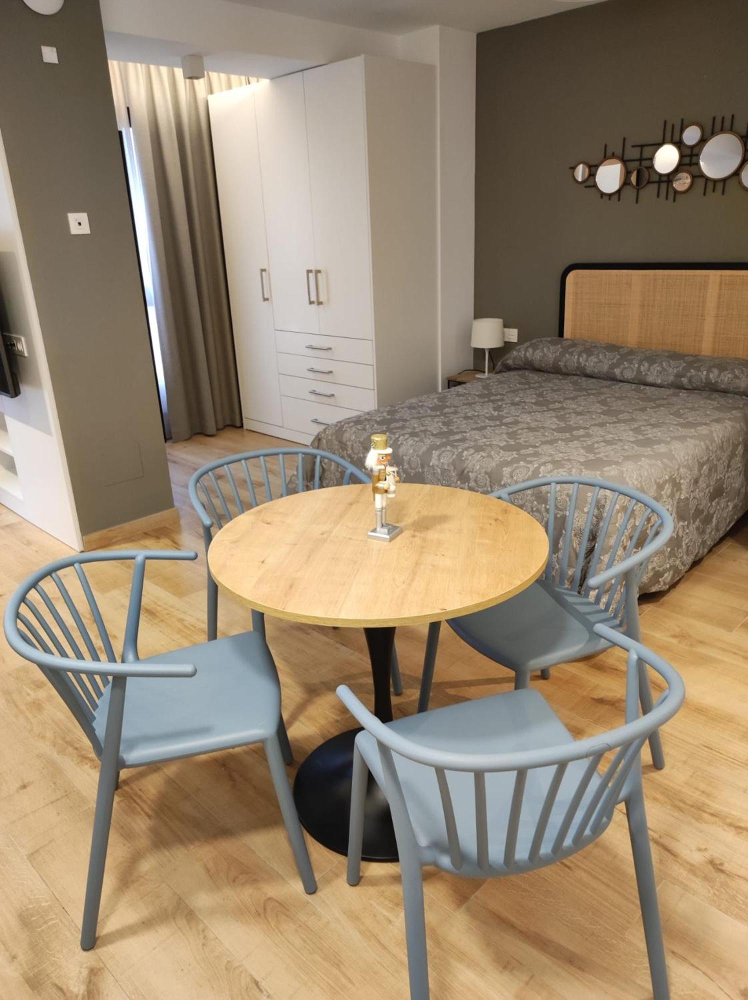 Apartamentos Leonor Málaga Dış mekan fotoğraf